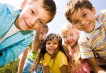 istockphoto_10749402-happy-friends_0